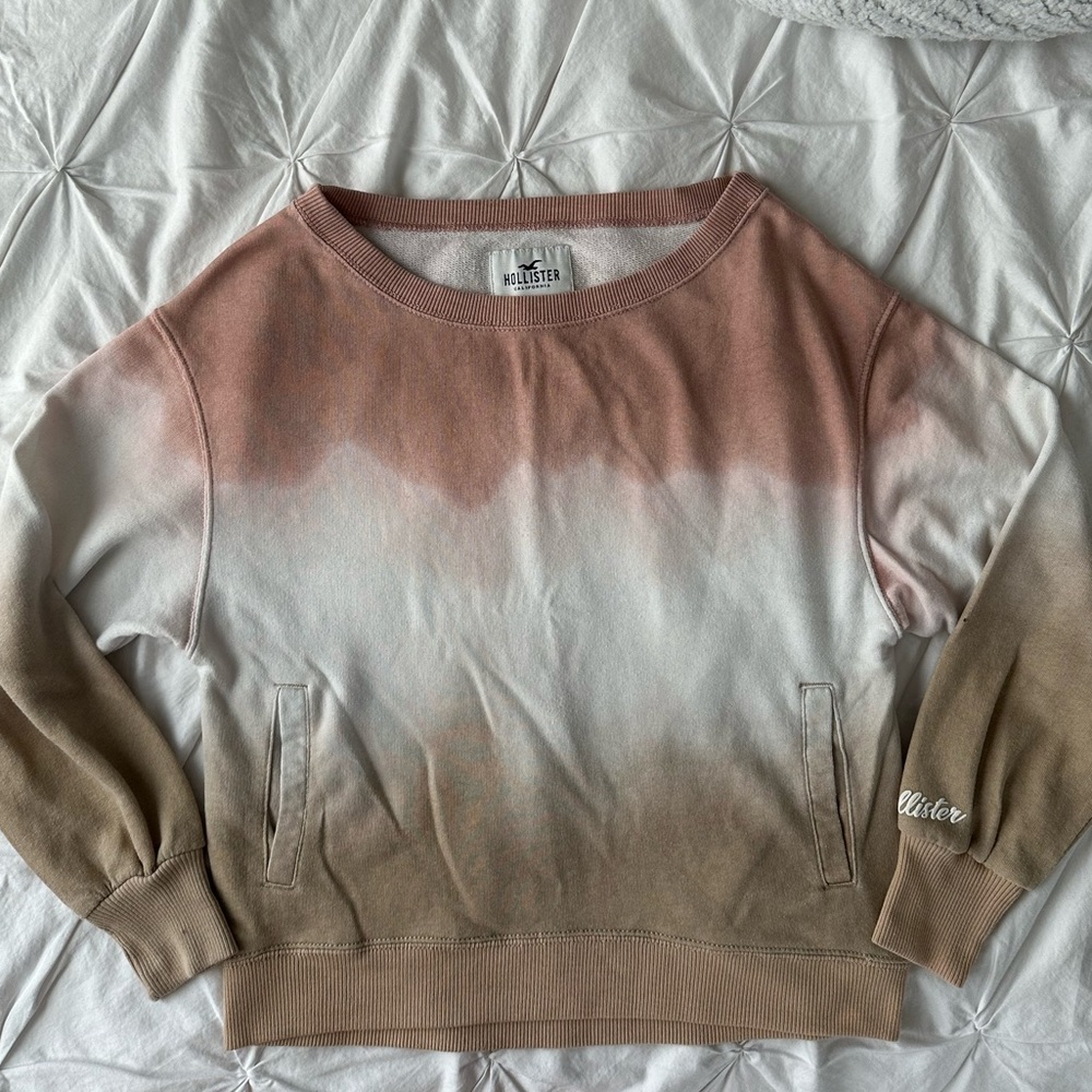 Hollister Crew Neck!